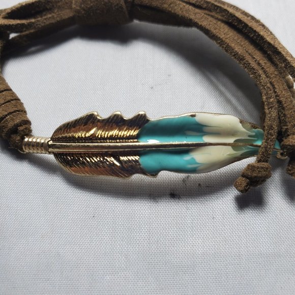 Ruff Hewn Adjustable Bohemian Suede Leather Feather Bracelet - Picture 3 of 6